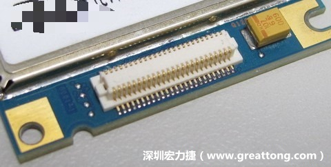 PCBA大講堂：板對(duì)板連接器下面裸銅設(shè)計(jì)，造成模組功能不良