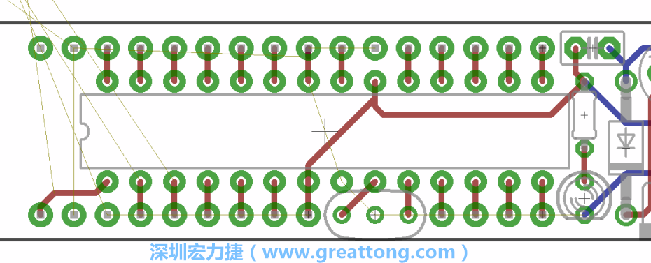諧振器應(yīng)擺放在ATmega微控制器的針腳8、9和10旁邊，在共鳴器和微控制器中間的高頻信號(hào)線應(yīng)該要愈短愈好，此外，其它的信號(hào)線應(yīng)該要遠(yuǎn)離這個(gè)區(qū)域且配置在諧振器的下方，這樣做是為了防止不必要的無(wú)線電波干擾。