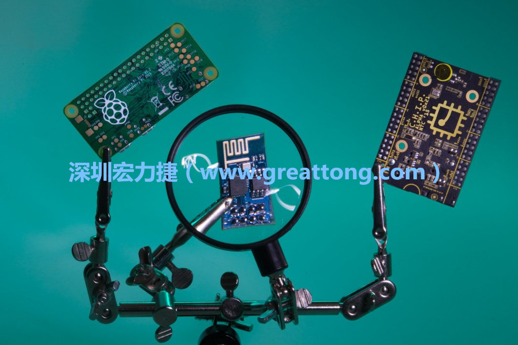 A Raspberry Pi Zero、ESP8266和CHIP。
