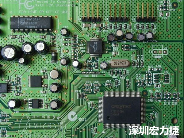 針對(duì)PCB區(qū)塊產(chǎn)生的EMI干擾問(wèn)題，可使用EMI改善對(duì)策元件重點(diǎn)改善。