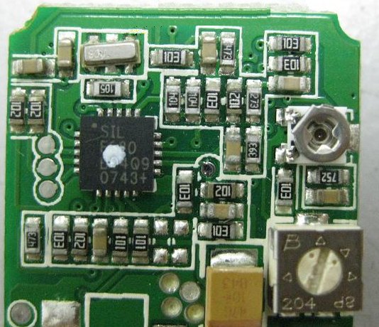 PCBA加工IC元件主要分為DIP及SMD兩大類，DIP 插件的IC，SMD (Surface Mount Device) 表面貼裝元件。