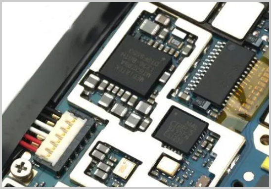 PCB設(shè)計如何避免連錫？實用技巧與預(yù)防方案